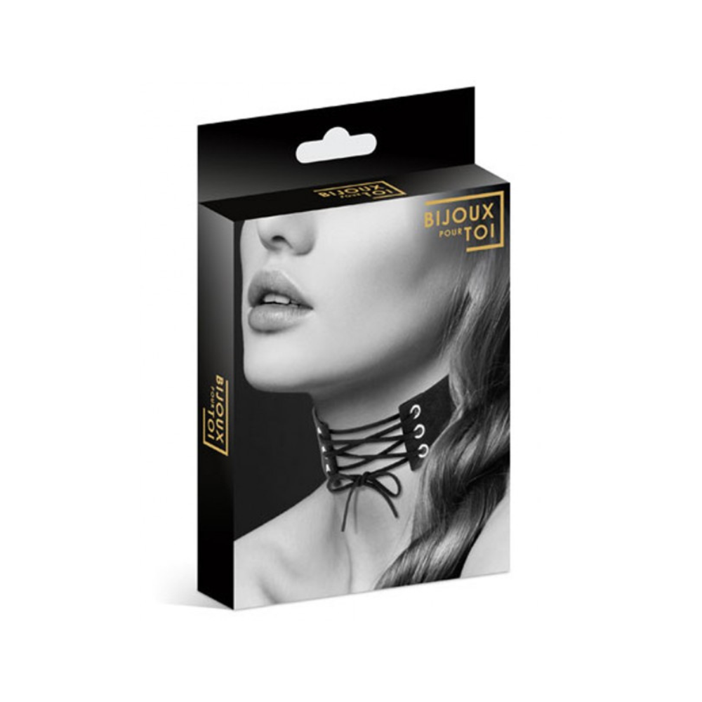 Collier en cuir noir avec lacet